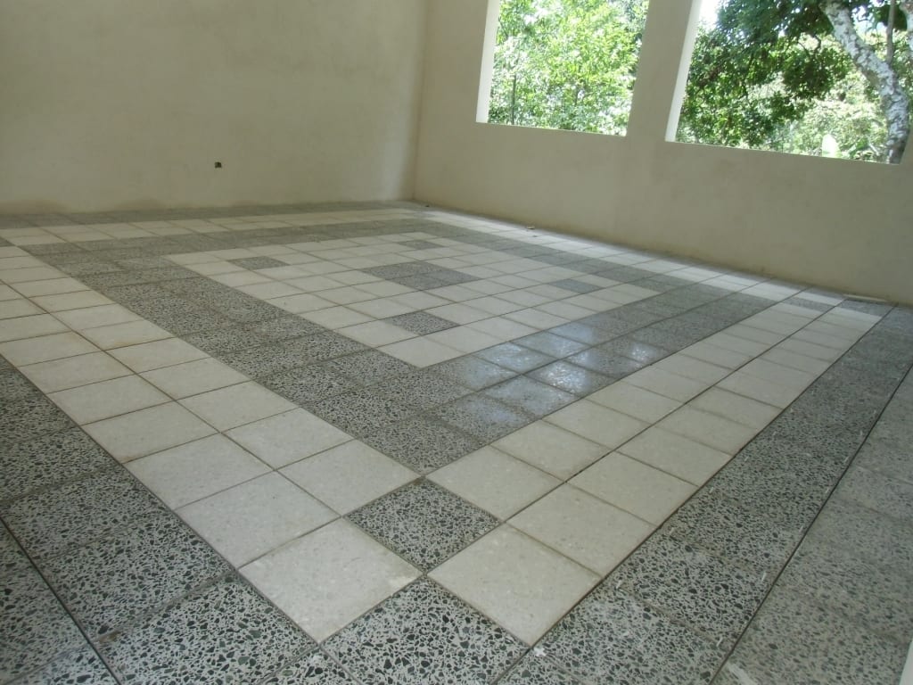 Fußboden der Schule in San Pedro la Laguna
